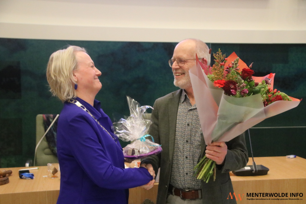 Vertrekkend raadslid Harry Wind (CDA) uit Muntendam weigert lintje