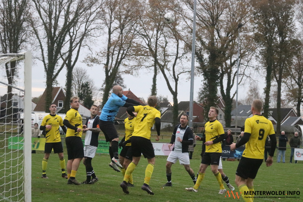 Muntendam snoept koploper Veelerveen punt af aan de Zuiderstraat