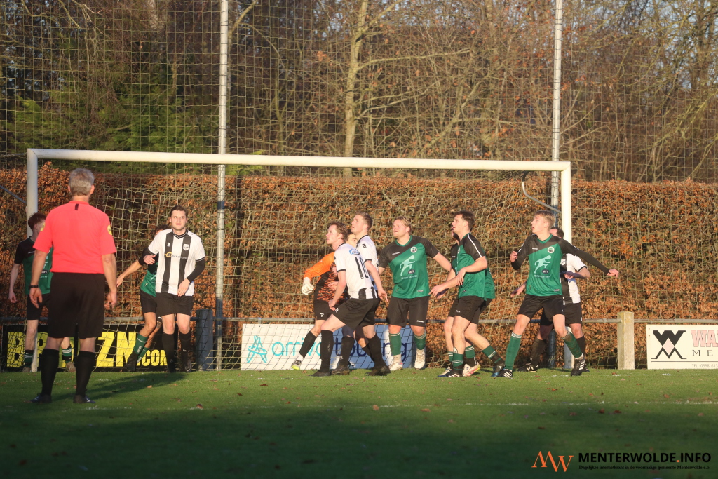 Meeden geeft overwinning uit handen tegen Harkstede