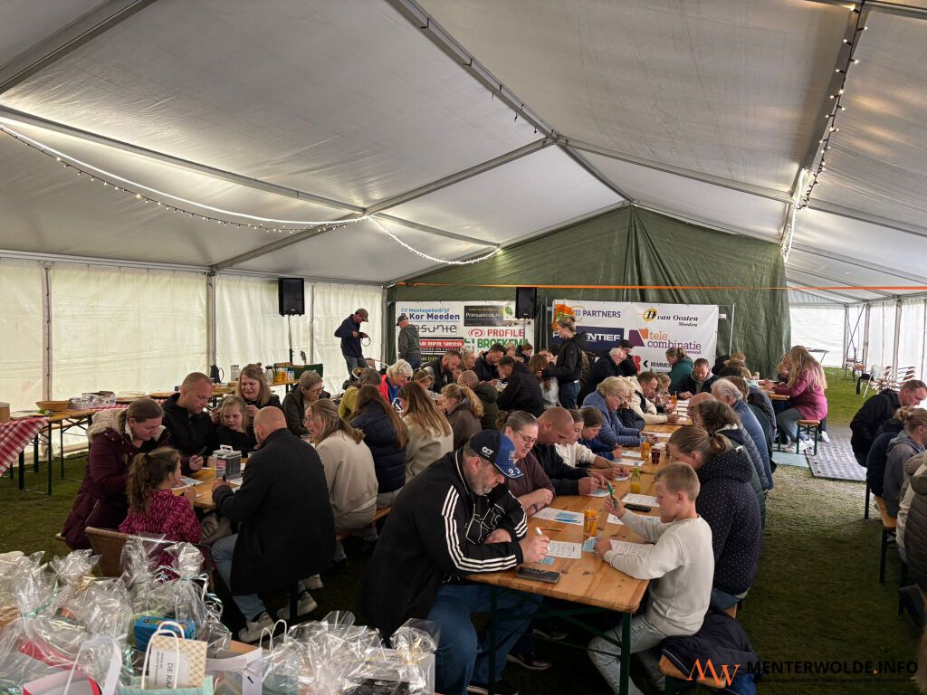 9 klaverjassers en 74 bingospelers komen samen op De Bouwte