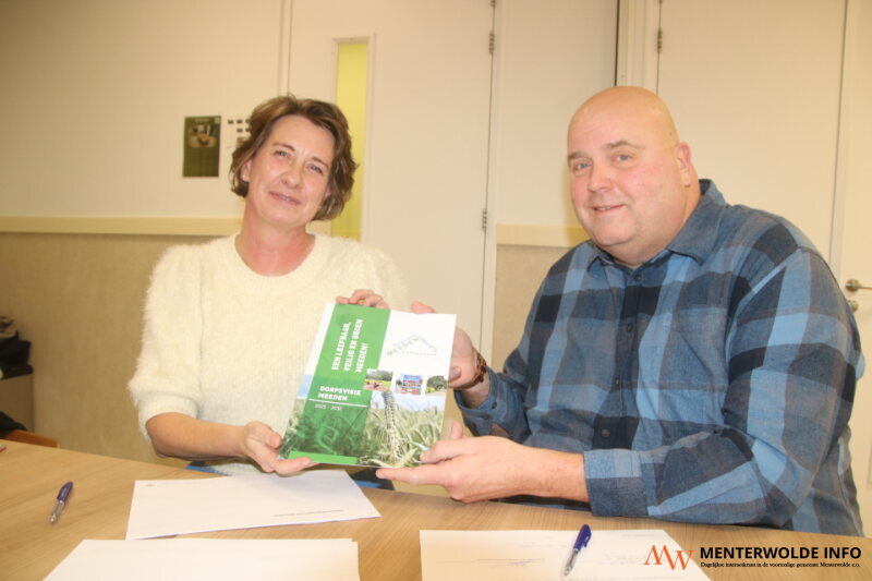 Dorpsraadcoöperatie Meeden geeft wethouder eerste dorpsvisie