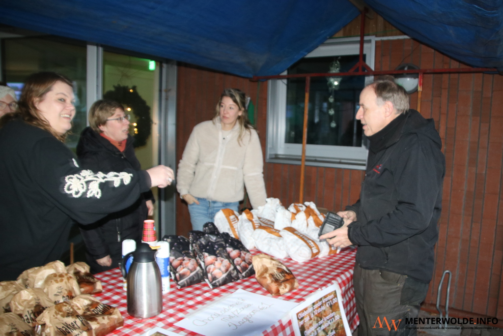 Dorpsschool Meeden: lage ouderbijdrage dankzij oliebollenactie