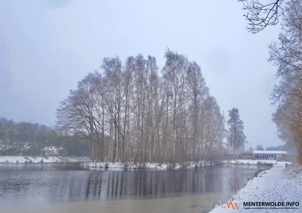 Winterpret: Bevroren waterplassen en sneeuw prima combinatie