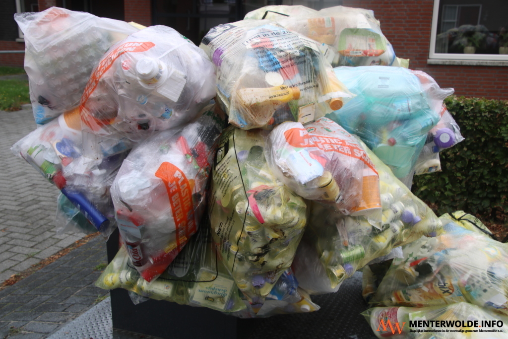 Midden-Groningen plaatst 36 containers voor verpakkingsafval
