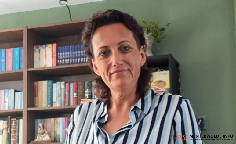 Schrijfster Annette Scholtens debuteert met roman 'De Leeskamer'