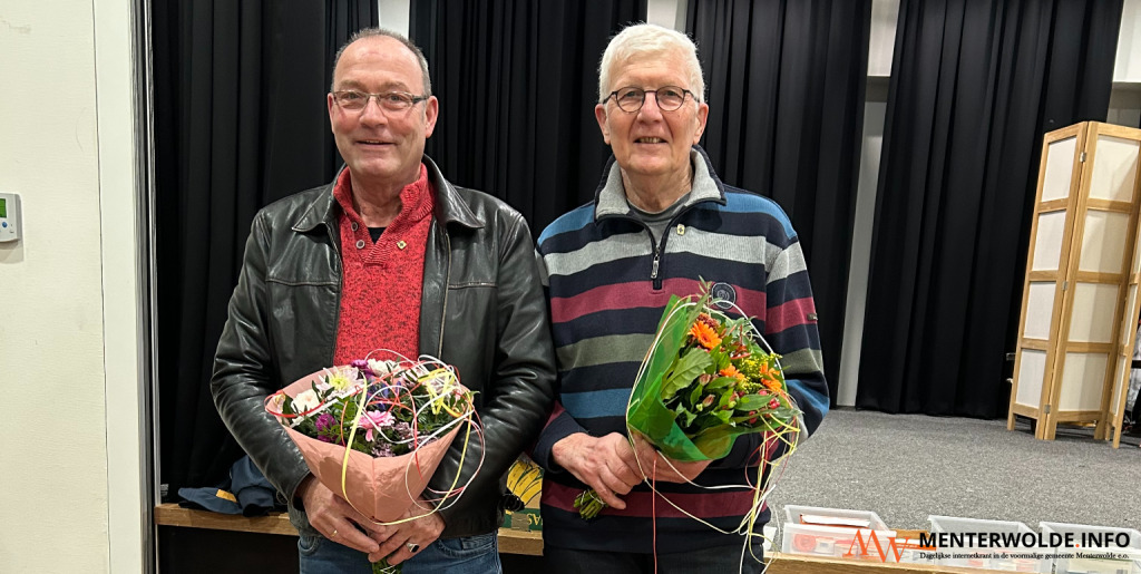 Trouwe leden EHBO afdeling Noordbroek ontvangen speldje