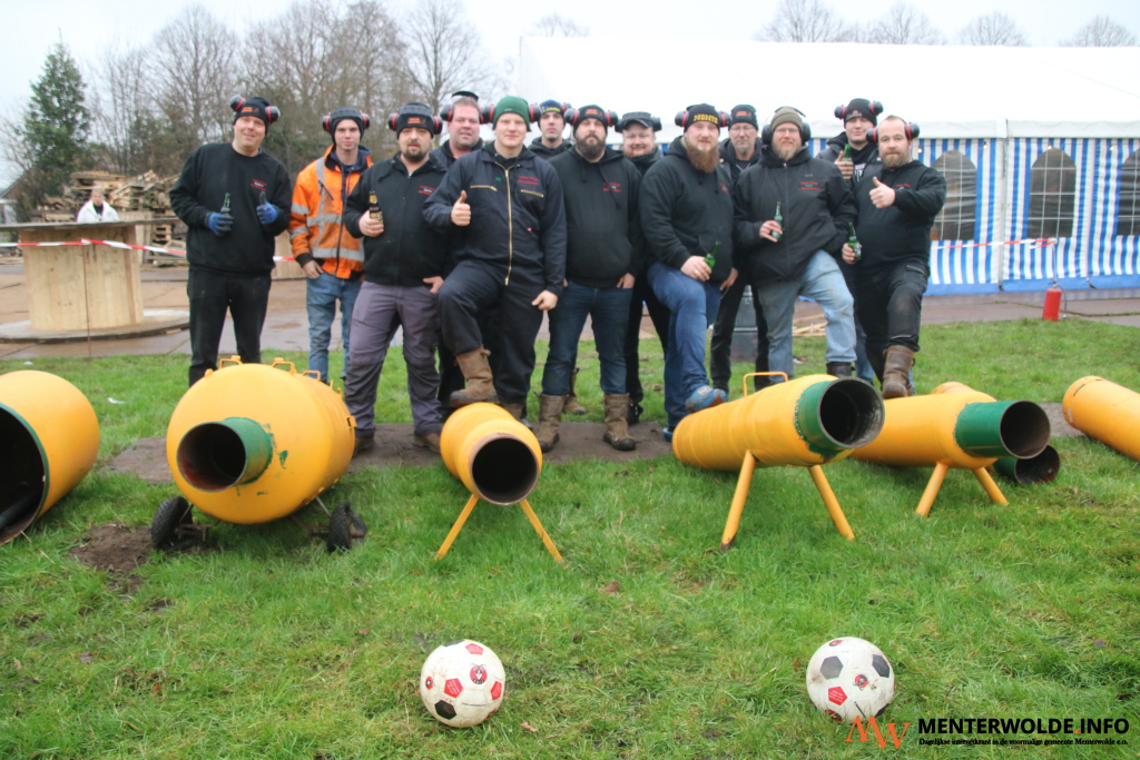 Carbid schieten mag op oudejaarsdag, maar vraag wel ontheffing aan