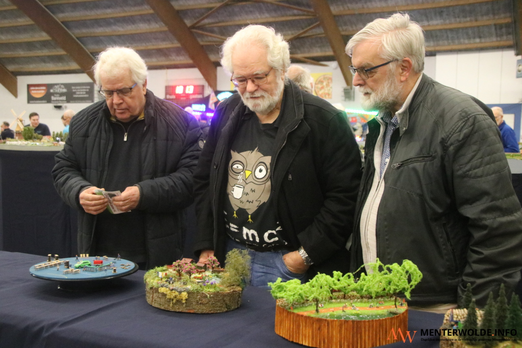 Modelbouw- en spoorliefhebbers komen samen in Sorghvliethal