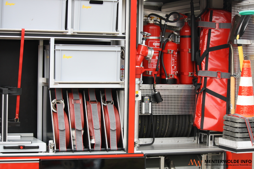 Brandweer voorkomt in Winschoten schuurbrand met paarden en pony's