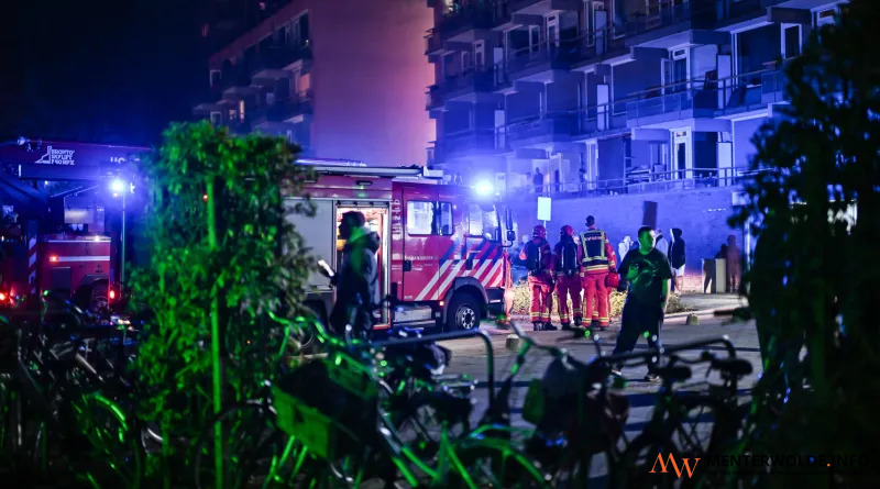 Brand in Melkwegflat: bewoonster in veiligheid, brandweer redt 2 katten