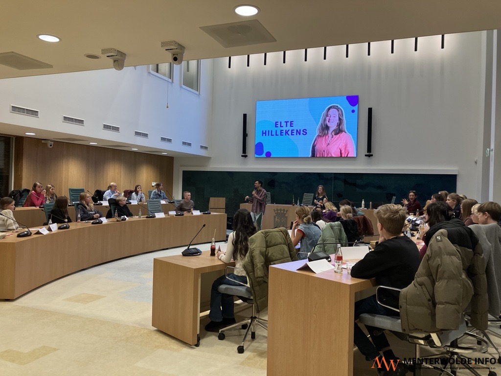 (Oud-)Leden Raad van de Toekomst delen ervaringen uit in raadzaal