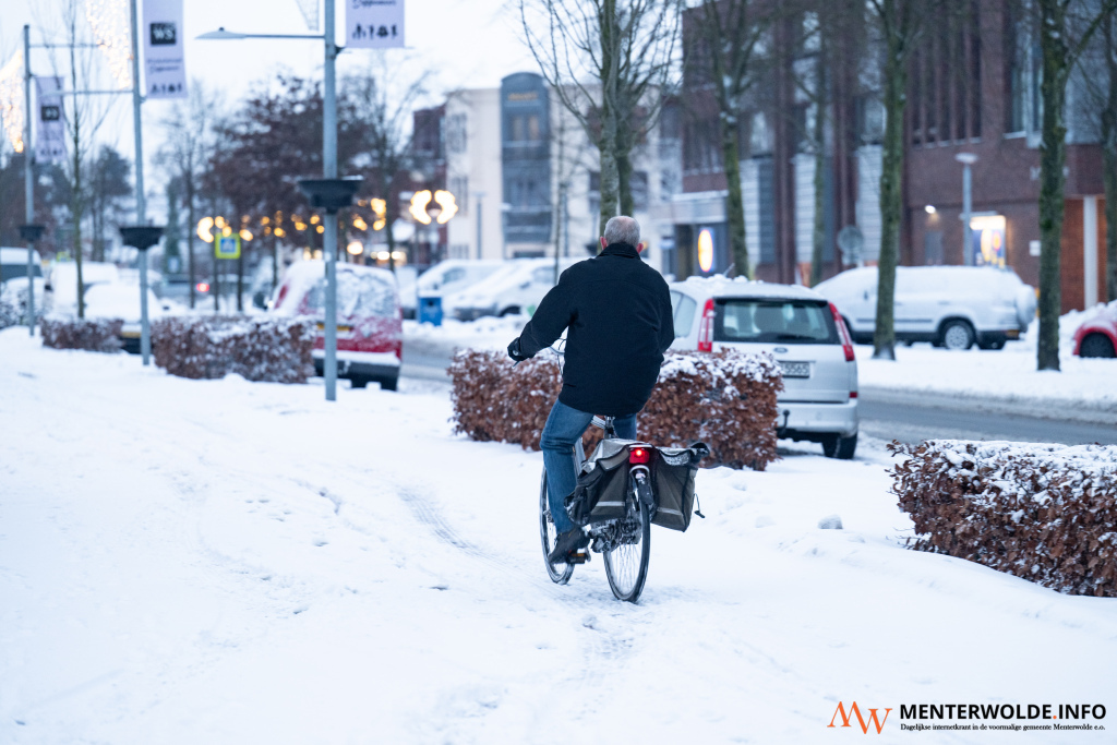 Winter in Sappemeer: Straatje schoon schuiven of niet