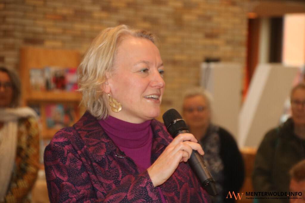 Burgemeester Erica van Lente rijdt ronde mee met gladheidsbestrijding