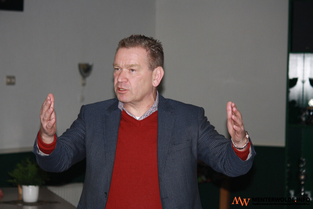 Oud-FC-directeur Nijland noemt doorgaan FC Groningen-NAC waanzin