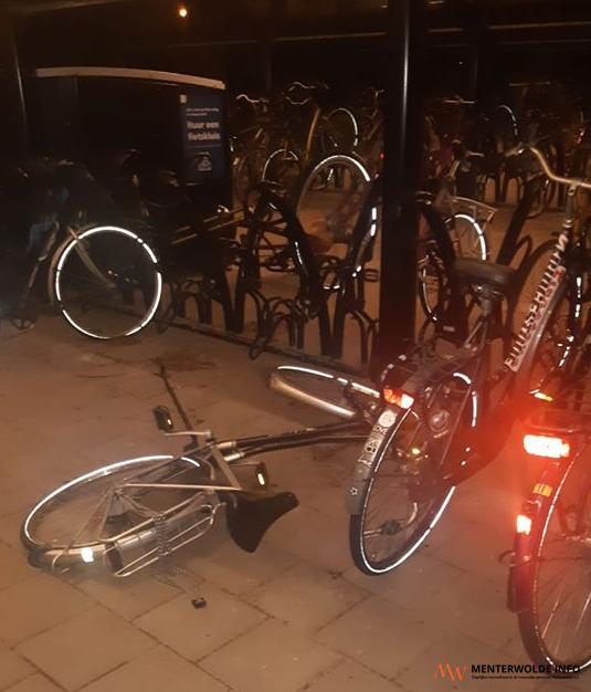 Raap bladeren op overschrijving Automatisering Serie fietsen vernield bij station Martenshoek in Hoogezand - Menterwolde. info