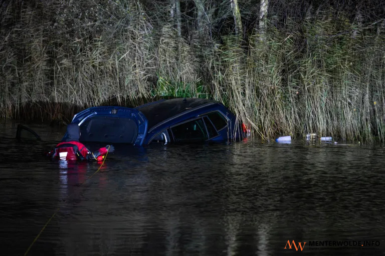 Automobilist rijdt water in, slaat op de vlucht en wordt opgepakt