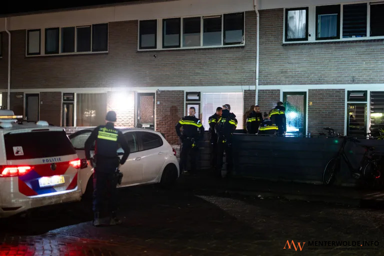 Politie meerdere keren bekogeld met zwaar vuurwerk in Hoogezand