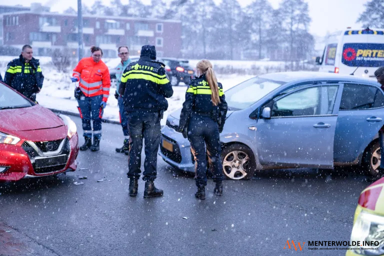 Auto's botsen op Kerkstraat in Hoogezand, bestuurder onder invloed