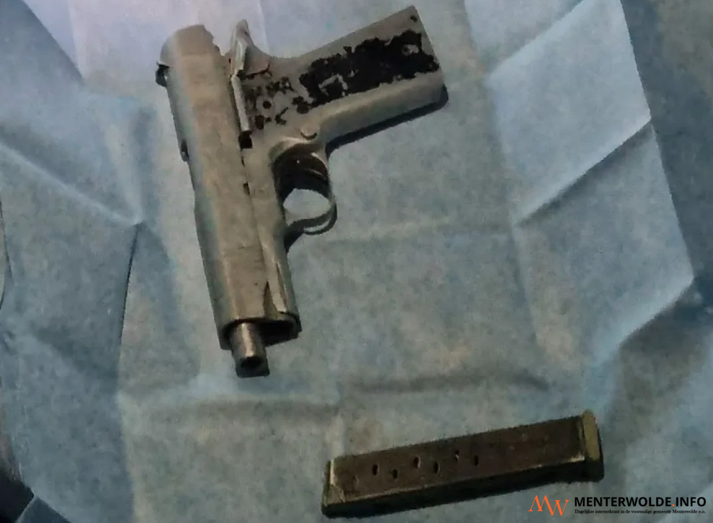 Veendam (44) verdacht van betrokkenheid bij verboden wapenbezit