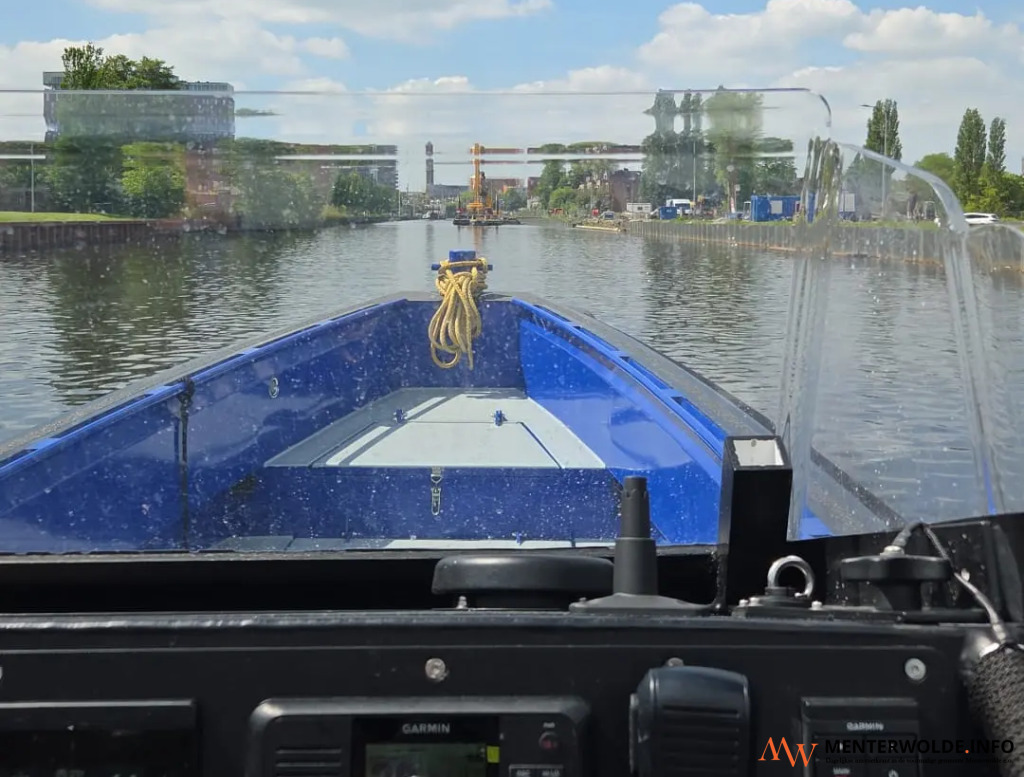 Politie deelt 18 boetes uit op Leekstermeer en Paterswoldsemeer